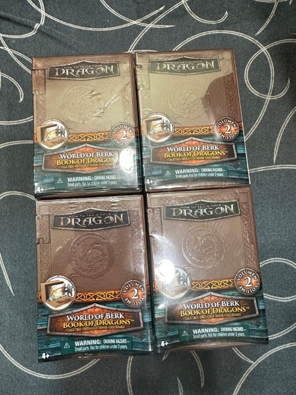 How to Train Your Dragon World of Berk Book of Dragons Lot of 4